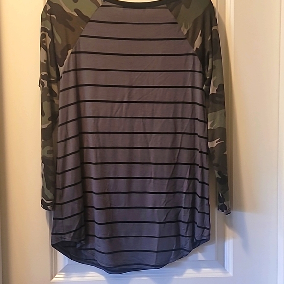 3/4 Sleeve Tee - Picture 3 of 4